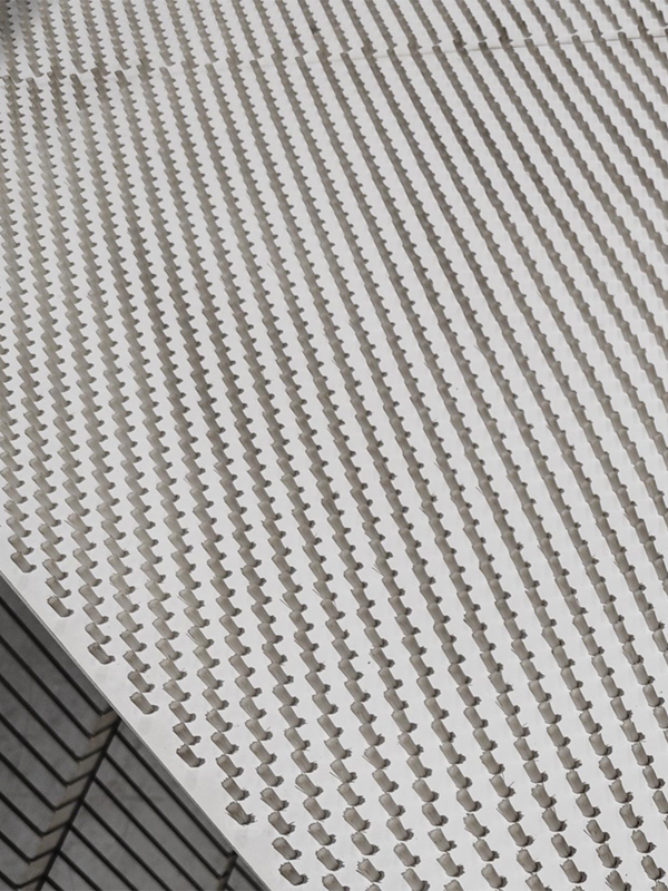 Schone oranje transportbanden vrij van vet en vuil klaar voor productie